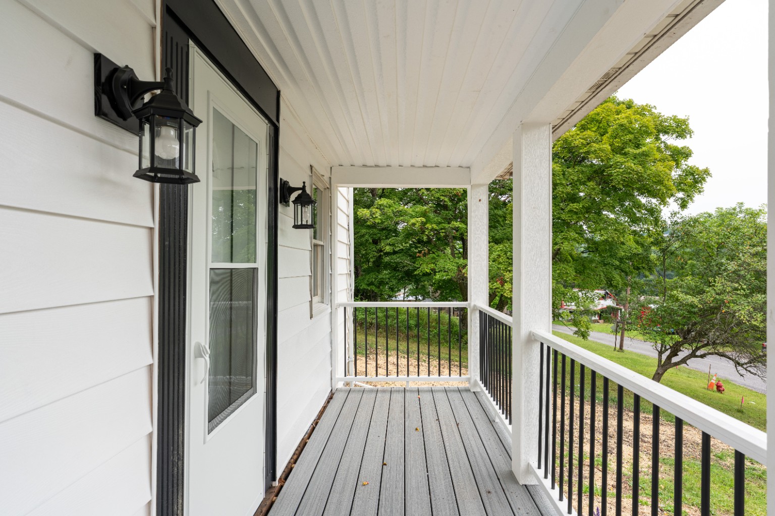 Covered porch at Hoffman Hollow