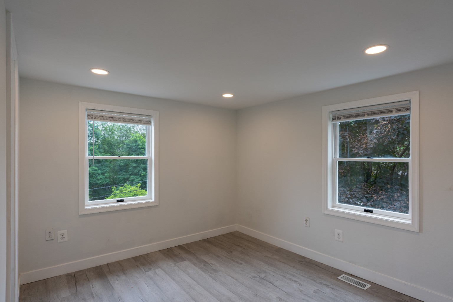 Windowed room at Hoffman Hollow